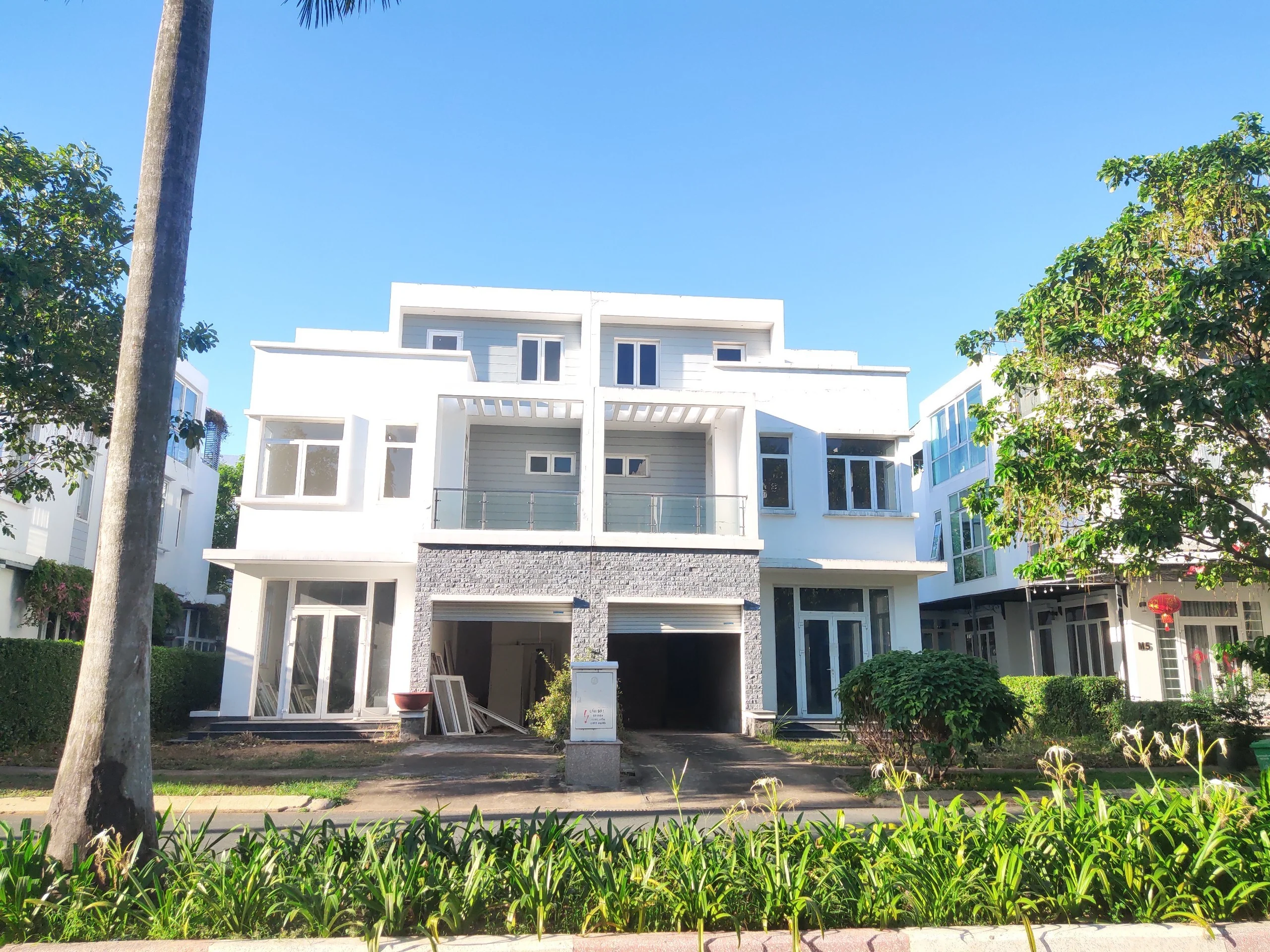 Biệt Thự Song Lập 10x30 - Sân Sau Rộng - 3